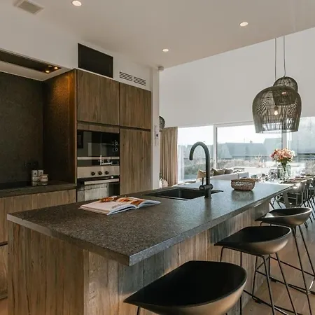 Huswell - Stylish Close To The Holiday home