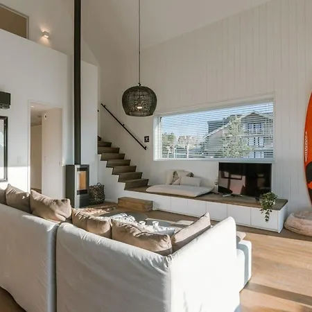 Huswell - Stylish Close To The Holiday home