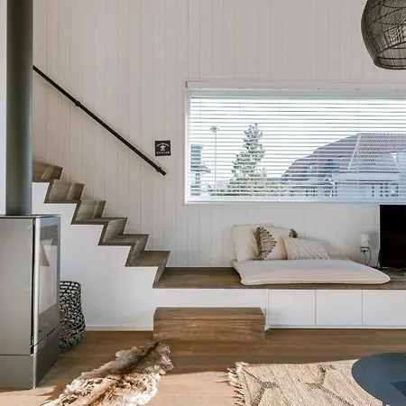 Huswell - Stylish Close To The Holiday home *
